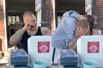 Mooi momentje tussen vader en soon-to-be officiële paps