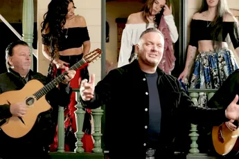 Heerlijk, De Outsiders remix van Huisje Op Wielen van Frank van Etten