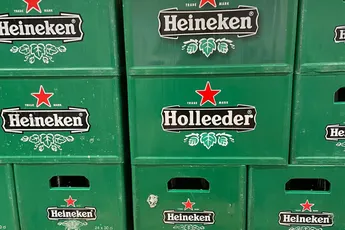 Vrouw uit Terneuzen vindt Holleeder bierkrat in supermarkt: Heineken is Not Amused