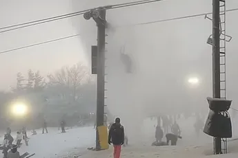 Hele koude douche voor skiërs in Beech Mountain, North Carolina