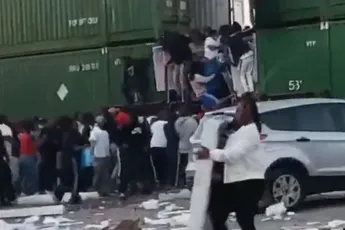 Extragratis UPS, Amazon en FedEx pakketjes uit trein stelen in Chicago