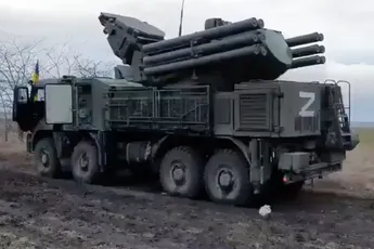 Pantsir raketsysteem van 12 miljoen euro zit vast in Oekraïense modder