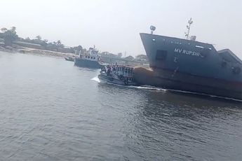 Veerboot in Bangladesh gezonken na ongewilde lift van bulkschip