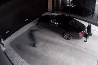 Beelden laten zien hoe Belgische topondernemer wordt beroofd van horloge t.w.v 350.000 euro