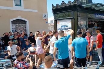 Feyenoord-aanhangers in Marseille gooien bier naar knaap in Ajax shirt