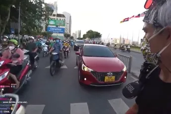 Streamer laat zien hoe spannend oversteken in Vietnam is