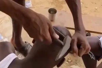 Kapper tikt even het bolletje kaal