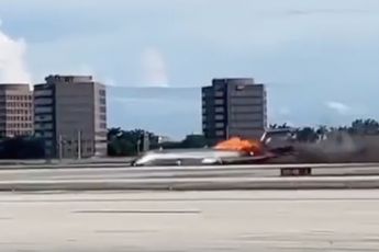Red Air vliegtuig zakt door landingsgestel tijdens landing op Miami Airport