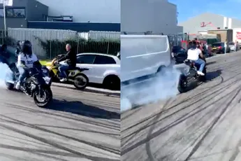 Video ongeluk van motorrijder tijdens stunten in Julianahaven in Dordrecht