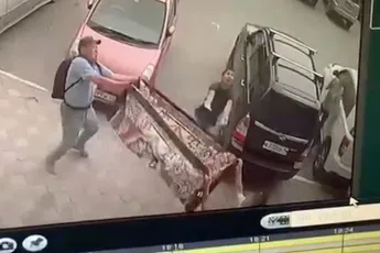 Held zonder cape redt leven van 5-jarige na val van 12e verdieping in Jakoetsk