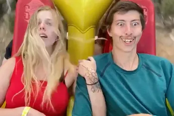 Rollen draaien volledig om tijdens rit in attractie