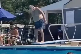 Opa nog steeds baas van de duikplank