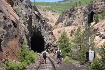 Bob Thissen bezoekt giftige mijn in Colorado en maakt epische video’s