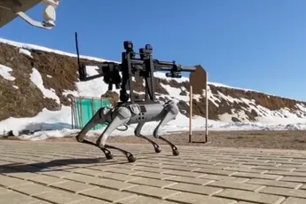 Rusland heeft robot-hond met machinegeweer op z’n rug