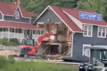 Kraanmachinist ontslagen, maar doet toch nog laatste klusje