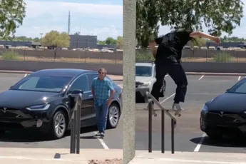 Trek anders even een vuurwapen omdat iemand aan skateboarden is