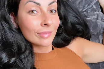 Cafe eigenaar gaat op Only Fans om cafe van ondergang te redden