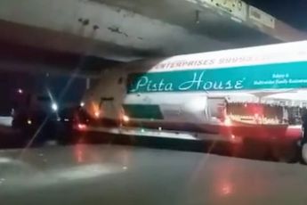 Air India Airbus A320 vast onder brug in India