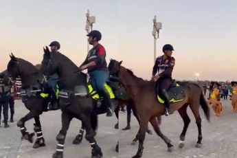 Mexicaanse supporters ondersteunen bereden politie in Qatar