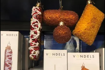 Shut Up and Take My Money: Bitterballen en frikandel speciaal in de kerstboom