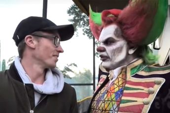 Wil je lief zijn voor je vriendin, zet Eddie de Clown je relatie op scherp