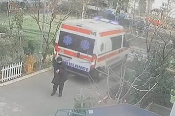Ambulance medewerkers snel ter plaatse na aanrijding in Belgrado