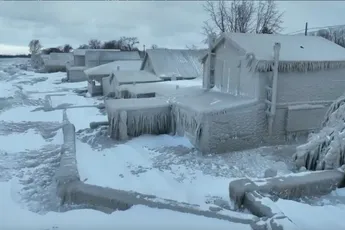 Amerikaanse plaatsje Hamburg voorzien van dikke laag ijs