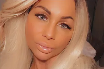 Gewaagde foto's van Samantha de Jong aka Barbie uitgelekt op social media