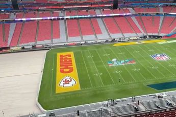 De uitschuifbare grasmat van het Super Bowl 57 stadion heeft wel wat