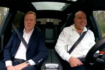 Ronald Koeman bij Andy van der Meijde in de auto