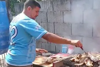 Deze pitmaster hoef je niets te vertellen over BBQ-en