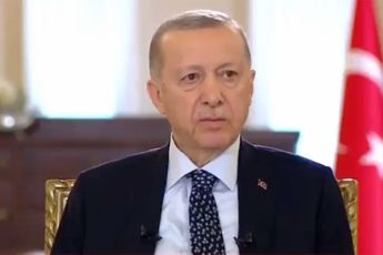 Turkse president Erdogan voelt zich plotseling niet lekker tijdens interview op televisie