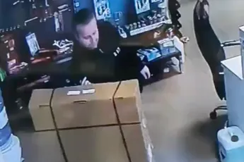 Monteur blijkt onverwacht een prima stoot in huis te hebben