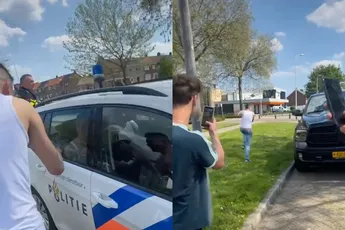 Ondertussen op Urk: Vrienden helpen aangehouden maat om te ontsnappen uit politieauto