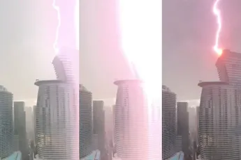 Bliksem sloeg in op de Aston Martin Residences Tower in Miami