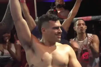Luis Hernandez had 1 seconde nodig in MMA gevecht tegen Brian Topp