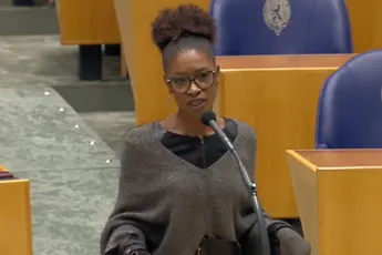 Eindelijk! Ook Sylvana Simons verlaat de Nederlandse politiek