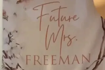 Morgan gaat trouwen en krijgt een top naam en bijpassende taart