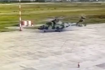 Stond die lichtmast daar al lang… Mil Mi-26 helikopter tijdelijk buitengebruik
