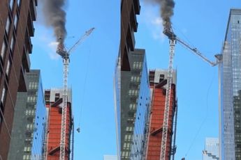 Kraan in brand en gedeeltelijk ingestort in New York City