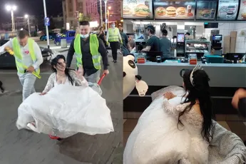 Na de huwelijksvoltrekking eerst maar even in de kruiwagen naar McDonald's