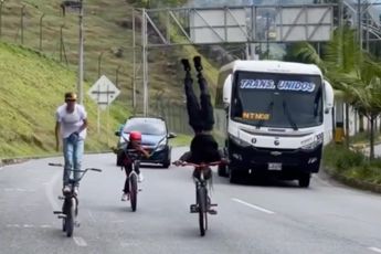 In Medellin omgeving fietsen kinderen anders