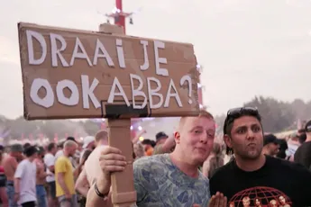 Zomer Ellende 2.0 EP01: Outsiders en Darkraver maken feestje op Defqon.1
