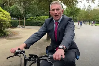 Partij tegen de Burger: Meer appen op de fatbike door jongeren is een must