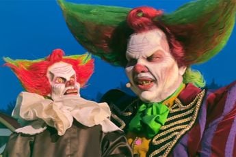 Eddie de Clown heeft een nieuw vriendje en samen gaan ze er lekker hard in