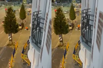 Verdachte van de terroristische aanslag Brussel schroeft op straat rustig wapen in elkaar