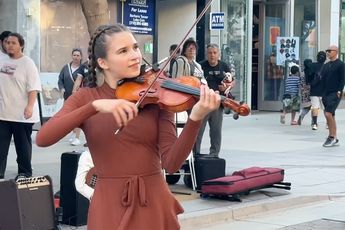 15-jarige violist Karolina Protsenko maakt de straat vrolijker met 'I Want To Break Free' van Queen