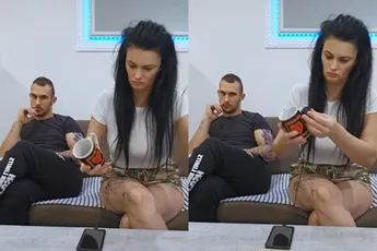 Je weet dat je met haar moet trouwen als ze moeite heeft met koffiemok en telefoonsnoer