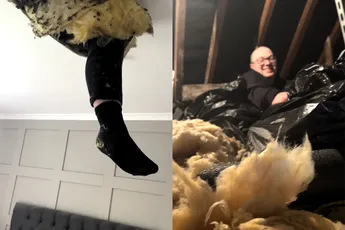 Man moet kerstspullen van zolder halen, maar zakt door plafond