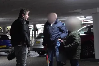 Vrouw in shock als haar 72-jarige man door Alberto Stegeman als pedofiel wordt ontmaskerd